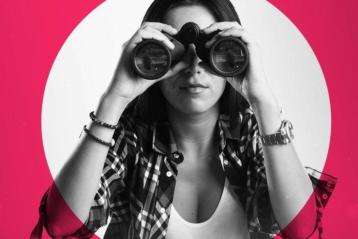 So Apparently 1 In 10 Women Spy On Their Husbands