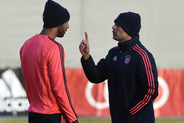 ___5638016___https:______static.pulse.com.gh___webservice___escenic___binary___5638016___2016___10___21___14___medhi-benatia-pep-guardiola-cropped_1v1g3vvha17oo1nudoi08brb9b_1