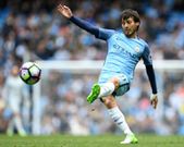 Manchester City's David Silva crosses the ball during the Premier League match against Crystal Palace at the Etihad Stadium on May 6, 2017