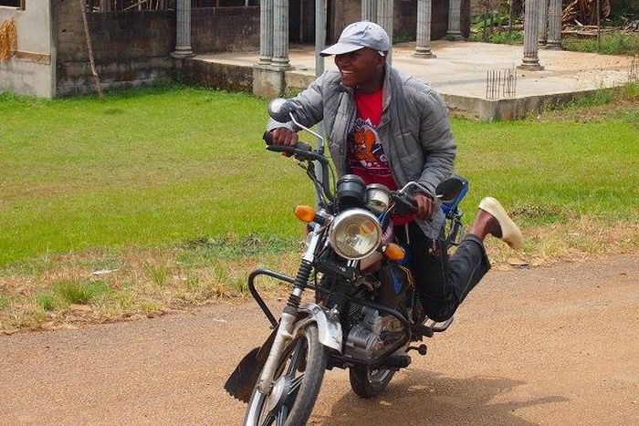 An okada man narrowly escaped jungle justice in Lagos.