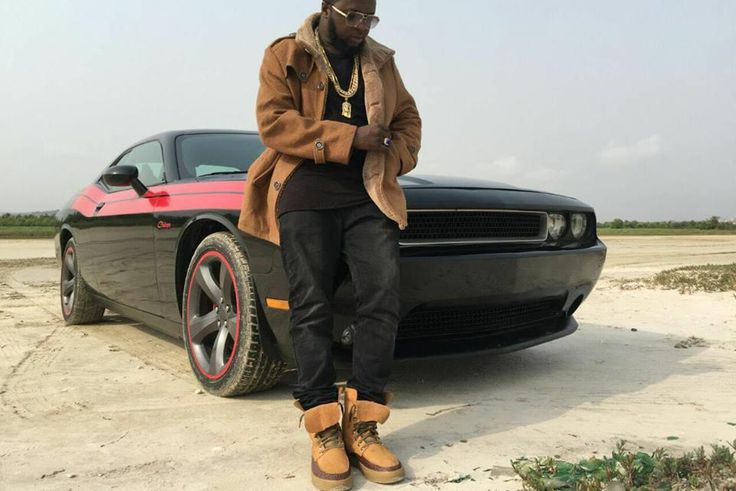 Guru - Booze n Boobs feat. Roll