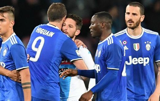 ___6466626___https:______static.pulse.com.gh___webservice___escenic___binary___6466626___2017___4___2___23___tomas_rincon_napoli_juventus_2017_1349x594