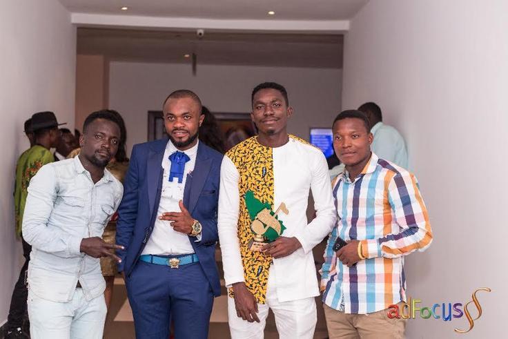 Sayvee (in blue suit) poses for photos at the maiden edition of Western Music Awards