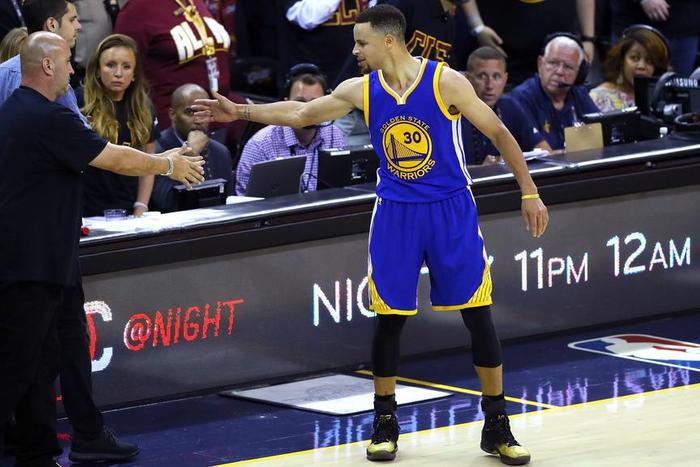 ___5160148___https:______static.pulse.com.gh___webservice___escenic___binary___5160148___2016___6___17___14___stephencurry-cropped_1pxa031h9xn0u1xdvhixi1zqa4_2