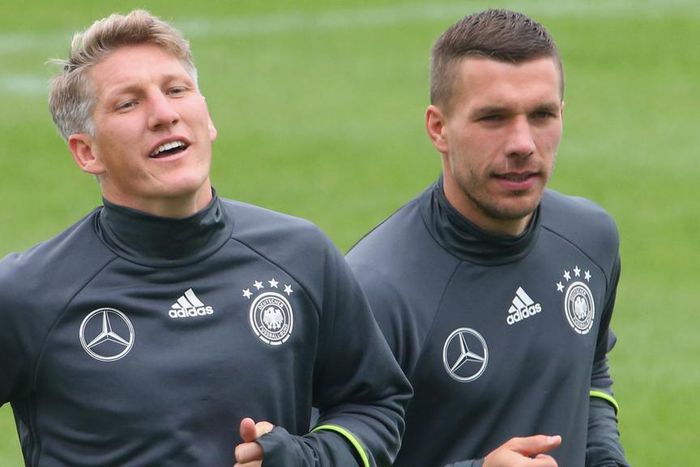 ___5385605___https:______static.pulse.com.gh___webservice___escenic___binary___5385605___2016___8___16___17___bastianschweinsteigerlukaspodolski-cropped_1vhlgu40rfgcn1b0dcqi6do012