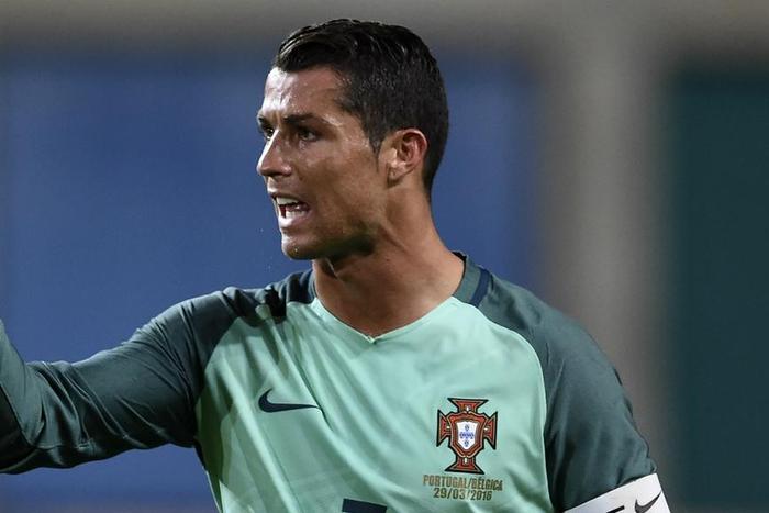 ___4985643___https:______static.pulse.com.gh___webservice___escenic___binary___4985643___2016___5___2___15___cristiano-ronaldo-cropped_1bona7syh1tkh11elkfax7ays3_2