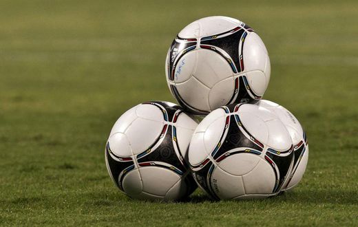 ___4430224___https:______static.pulse.com.gh___webservice___escenic___binary___4430224___2016___10___23___20___footballs-cropped_8cd1kry9ctvs16h55tpax0r4p
