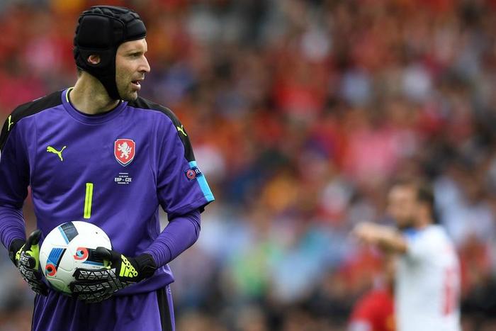 ___5172689___https:______static.pulse.com.gh___webservice___escenic___binary___5172689___2016___6___20___23___petr-cech-cropped_147pftlm7bk4g1exbs0yqrvxbh