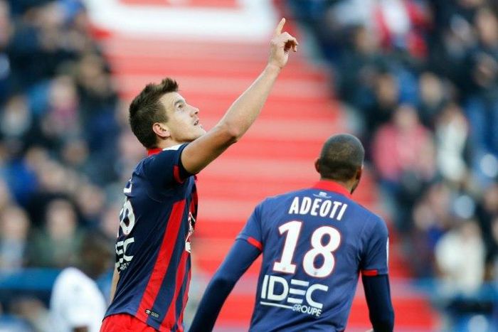 Caen's forward Ivan Santini celebrates after scoring a goal on November 6, 2016