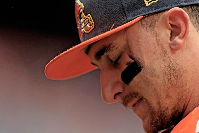 ___4530354___https:______static.pulse.com.gh___webservice___escenic___binary___4530354___2016___5___5___5___johnnymanziel-cropped_qsaol6j3ykml1xb50nwm2zz3m_2