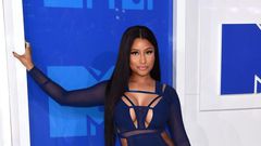 Nicki Minaj chose a figure hugging Bao Tranchi piece for the 2016 MTV VMAs