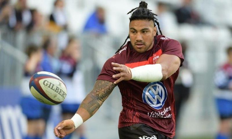 RC Toulon's New Zealand centre Ma'a Nonu warms up ahead of the French Top 14 rugby union match between Bordeaux-Begles and Toulon at Matmut Atlantique Stadium in Bordeaux on April 29, 2017