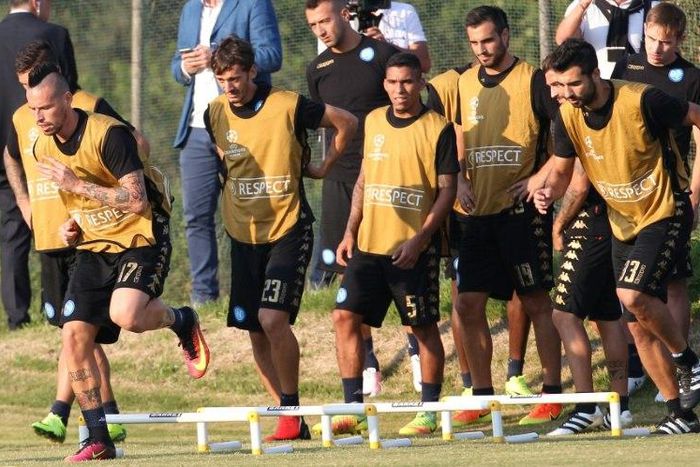 Napoli sit second at four points behind leaders Juventus and face their first big test against Roma since Arkadiusz Milik was sidelined for up to six months with a cruciate ligament injury