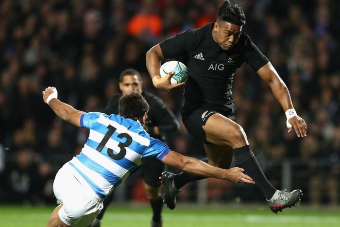 ___5476896___https:______static.pulse.com.gh___webservice___escenic___binary___5476896___2016___9___10___16___julian-savea-cropped_dpx8gd4t55da1v0co3gmnfmp9_2