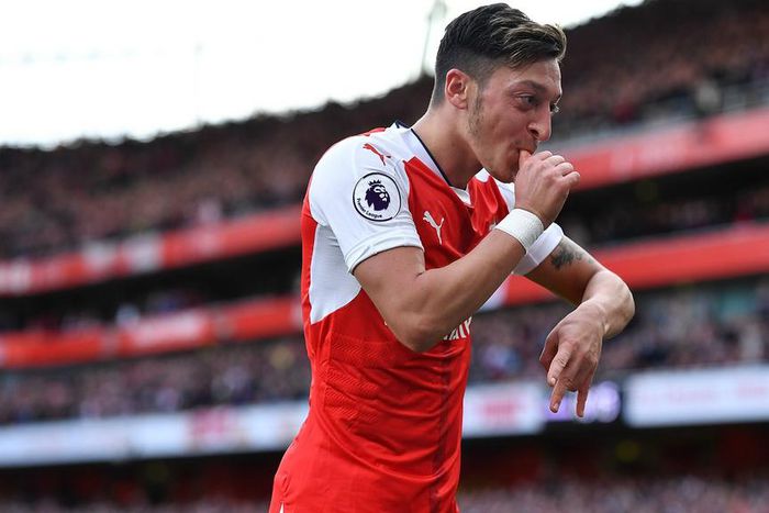 ___5615833___https:______static.pulse.com.gh___webservice___escenic___binary___5615833___2016___10___17___10___mesutozil-cropped_3ddsu85y10751a804dkqg7f6o