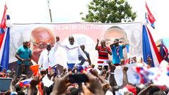 ___5691912___https:______static.pulse.com.gh___webservice___escenic___binary___5691912___2016___11___1___19___akufoaddo-gomoaakotsi-oct16-large_1
