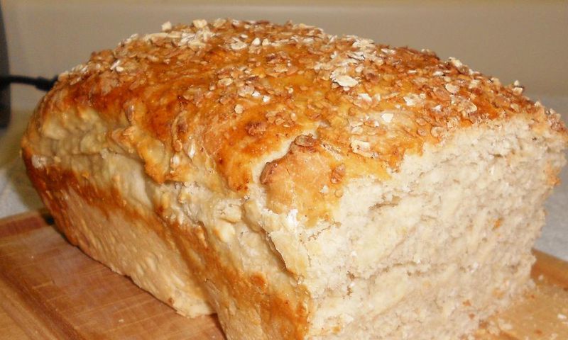 Honey -oat bread