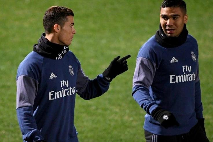Real Madrid forward Cristiano Ronaldo (left) and midfielder Casemiro train in Yokohama on December 16, 2016