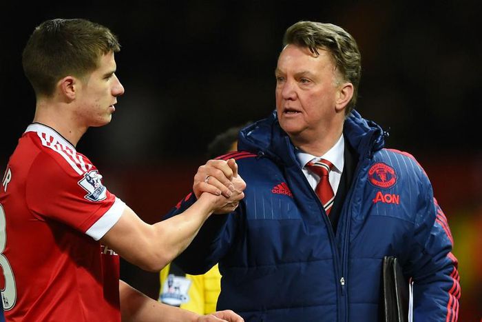 ___5072524___https:______static.pulse.com.gh___webservice___escenic___binary___5072524___2016___5___25___8___mcnair-van-gaal-cropped_w5yp7obh57981gvosfoy1tav4_2