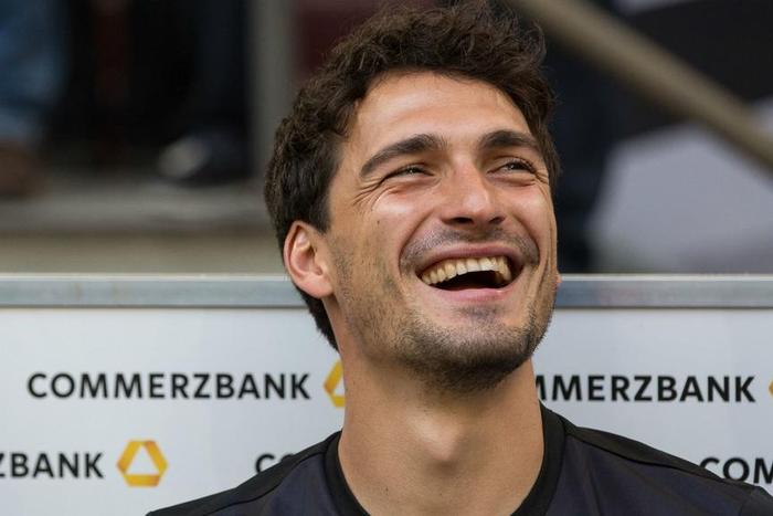 ___5172400___https:______static.pulse.com.gh___webservice___escenic___binary___5172400___2016___6___20___21___matshummels-cropped_1pdv8hyh6lgc11vosnkr6eueff
