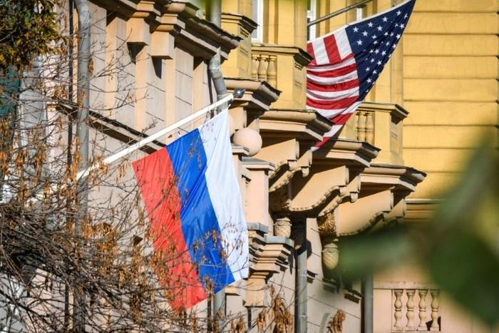 Russia has allowed US consular officials to visit an American ex-Marine arrested in Moscow on accusations of espionage