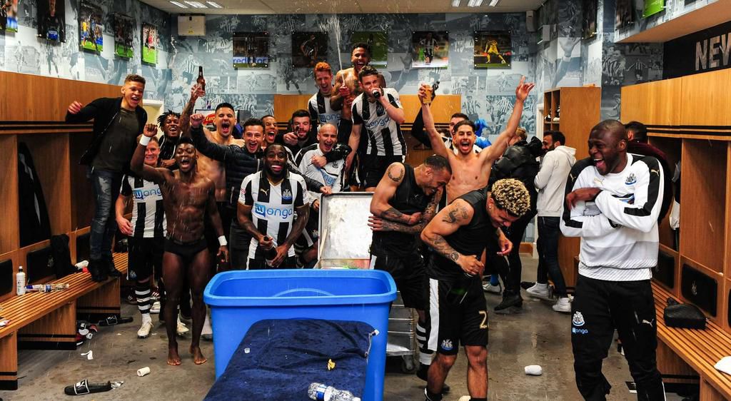 Christian Atsu Celebrates Newcastle United Promotion In His Underwear Pulse Ghana