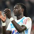 Marseille's forward Bafetimbi Gomis celebrates his team's victory over Metz on October 16, 2016