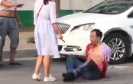 Woman repeatedly stabs husband in public