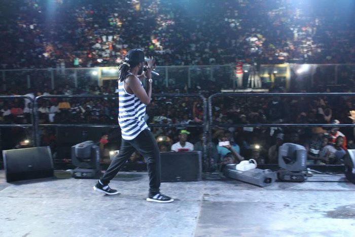 Paa Kwasi of Dobble thrills fans at Baba Yara Stadium