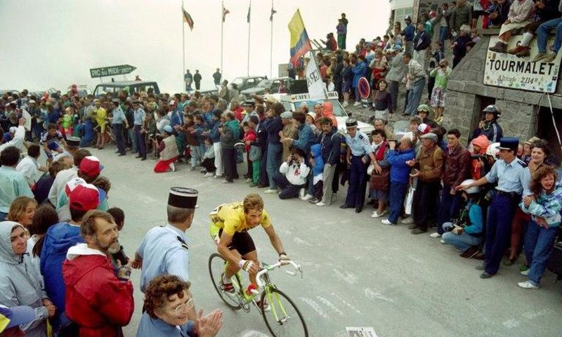 US cyclist Greg LeMond, who now says results of cycling races are in doubt over cheating allegations, rides during the tenth stage of the Tour De France cycling race on July 11, 1989 between Cauterets and Superbagnere