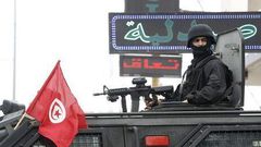 Tunisia police kill two militants, civilian in raid after army ambush -source