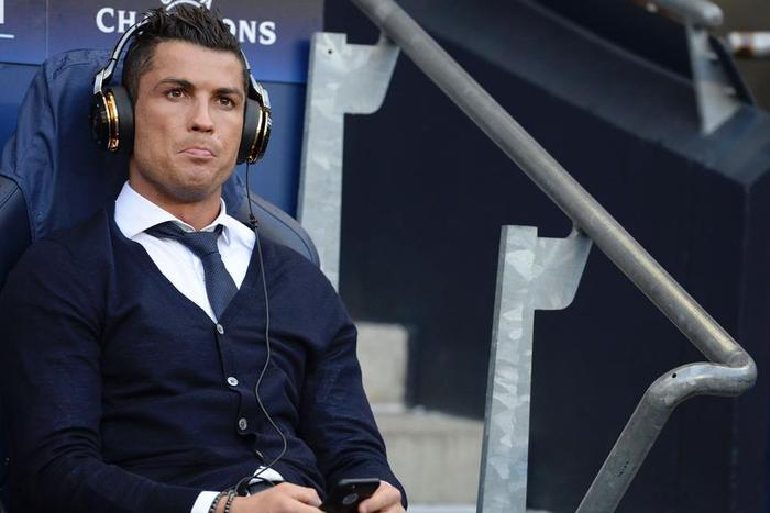 ___4981613___https:______static.pulse.com.gh___webservice___escenic___binary___4981613___2016___5___1___12___cristianoronaldo-cropped_q20x5ka8ozam1otrr86hdp0v8_2