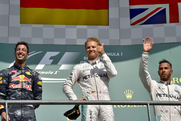 ___5496035___https:______static.pulse.com.gh___webservice___escenic___binary___5496035___2016___9___15___21___danielricciardo-cropped_20nidy58ynfm1vzms737gotvj