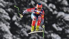 Steven Nyman of the US jumps during the men's second downhill practice of the FIS Ski Alpine World Cup, at the Hahnenkamm ski run in Kitzbuehel, Austria, on January 18, 2017