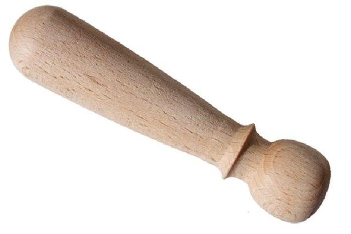 Robbers attack man with pestle