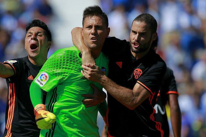 ___5557570___https:______static.pulse.com.gh___webservice___escenic___binary___5557570___2016___10___2___17___diegoalves-cropped_ol7uz06r2zze1rpim5sjg7h1j_2