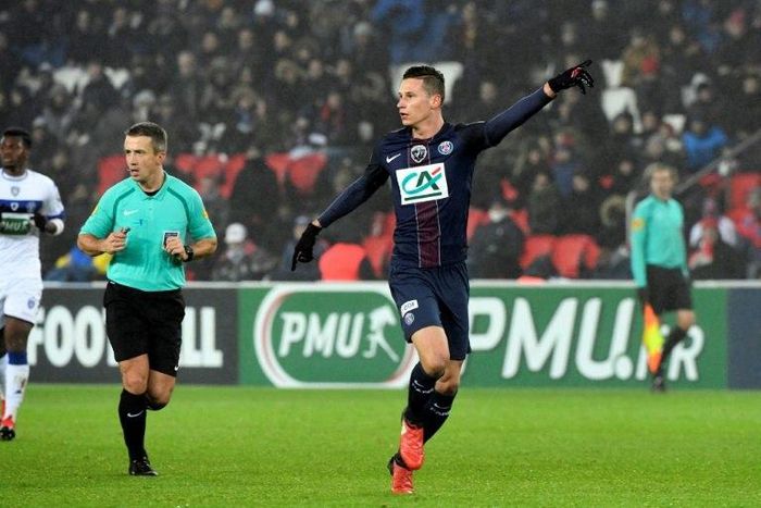 German midfielder Julian Draxler (C) has been recruited by Paris Saint-Germain to bring new impetus to their attack