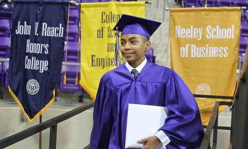 14-year-old becomes youngest graduate from US University