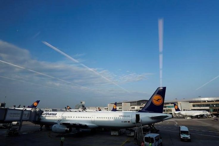 Aircrafts of German carrier Lufthansa are seen through the windows of gate B at Fraport airport in Frankfurt, Germany, May 28, 2016.   REUTERS/Kai Pfaffenbach