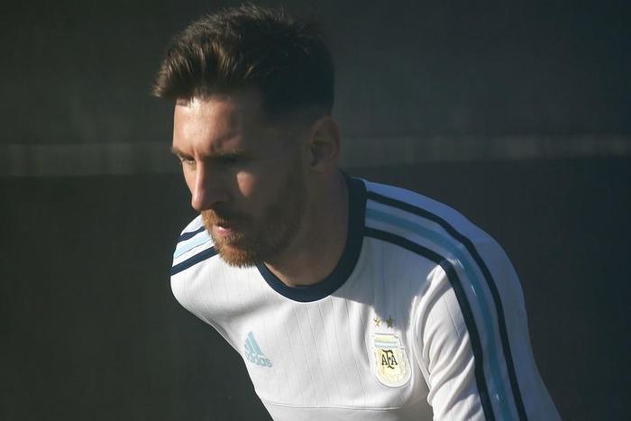 ___5113649___https:______static.pulse.com.gh___webservice___escenic___binary___5113649___2016___6___5___11___lionelmessi-cropped_1trpt8r94f2es107e8zxgeiebj_2
