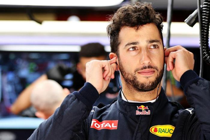 ___5035006___https:______static.pulse.com.gh___webservice___escenic___binary___5035006___2016___5___15___19___daniel-ricciardo-cropped_zb5lybhtl09916ap275j45bnp