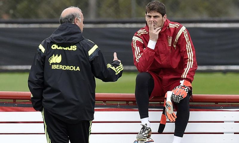 ___5321893___https:______static.pulse.com.gh___webservice___escenic___binary___5321893___2016___7___29___17___vicente-del-bosque-iker-casillas-cropped_1siwiz30np3221r3uth9ybh19u_2