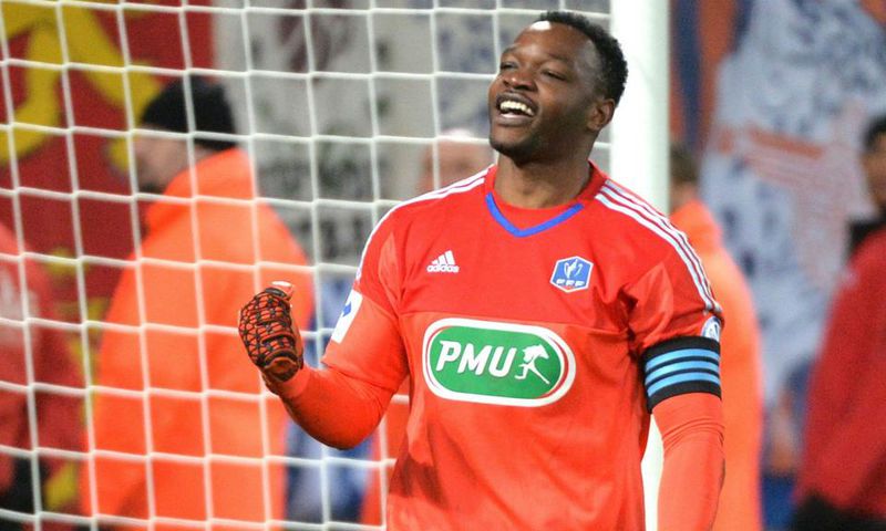 ___4519317___https:______static.pulse.com.gh___webservice___escenic___binary___4519317___2016___7___1___17___steve-mandanda-cropped_19239n30fp4br1s9bc5op3nkic