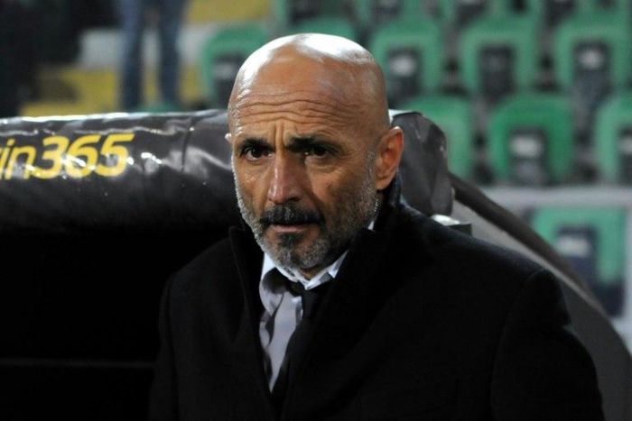 Roma coach Luciano Spalletti looks on before the Serie A match against Palermo, on March 12, 2017