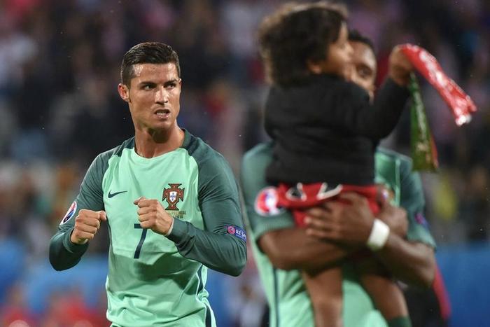 ___5203186___https:______static.pulse.com.gh___webservice___escenic___binary___5203186___2016___6___28___19___cristiano-ronaldo-cropped_172rwkc74amev171u2z5ile4ij
