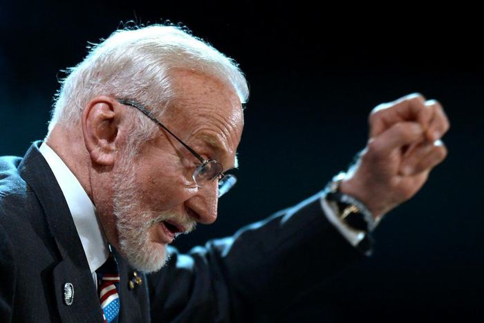 ___5365974___https:______static.pulse.com.gh___webservice___escenic___binary___5365974___2016___8___11___9___buzz-aldrin-cropped_1bg18mmmoh6qw1r9iey7et37un