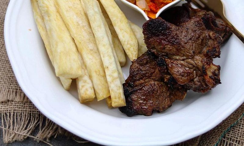 Ghanaian yam chips and grilled goat chops (foodace)