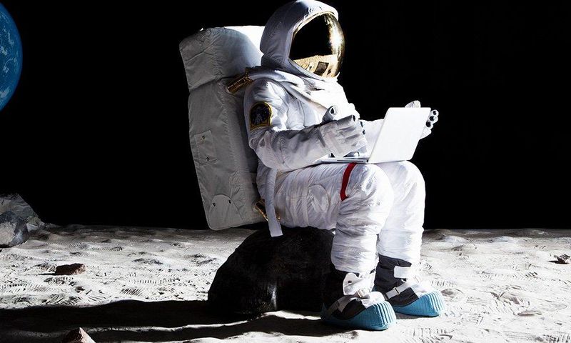 ___6565345___https:______static.pulse.com.gh___webservice___escenic___binary___6565345___2017___4___22___9___astronut-shares-how-poop-and-sex-in-space