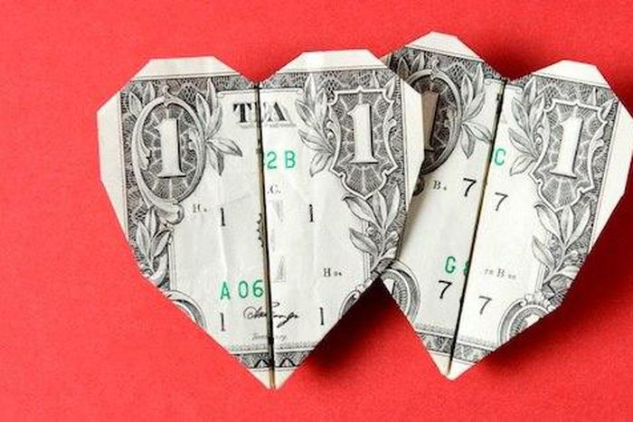 Money and love on Valentine's Day