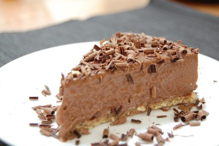chocolate banana freezer pie (thenourishinggourmet.com)